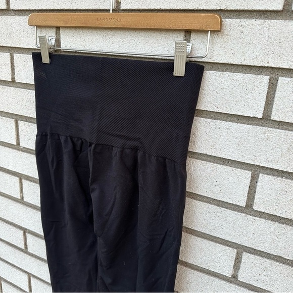 ASSETS By Spanx Leggings Black High Rise Ankle Seamless Nylon - Picture 7 of 8